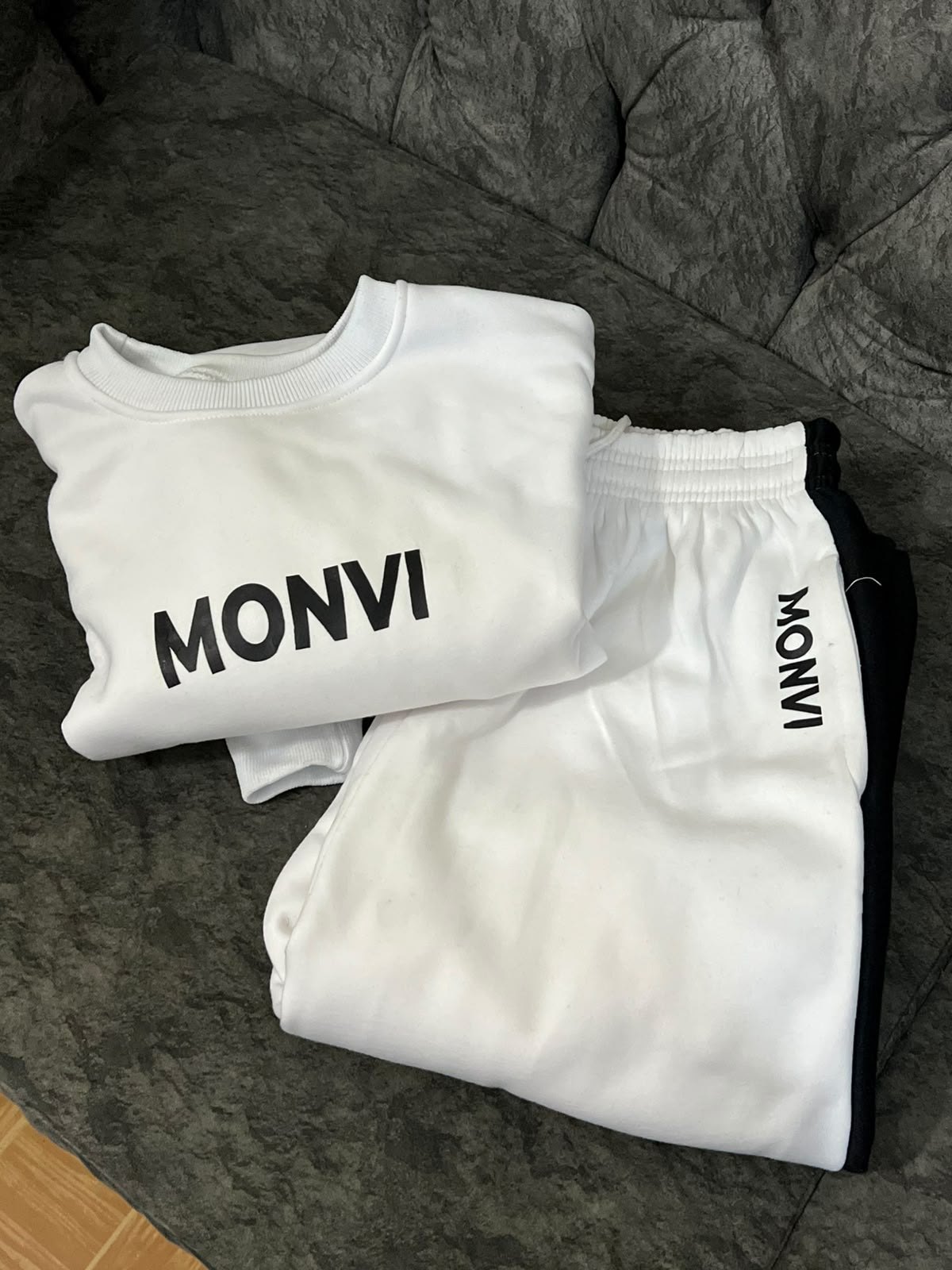 Hoodies & Sweatshirts